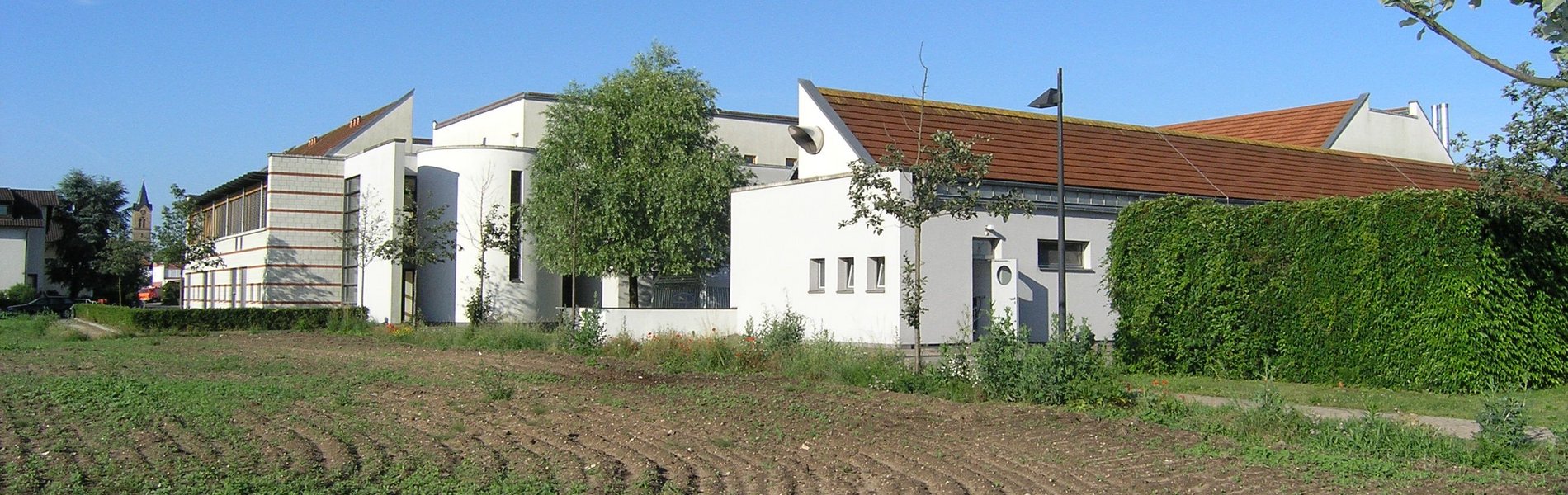 Das Gebäude des Lußhardtheims von außen