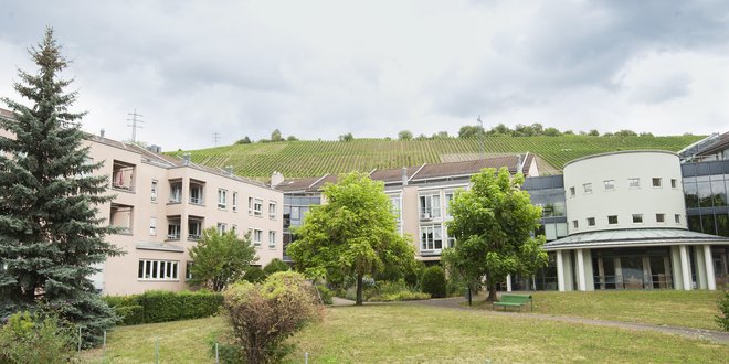 Gebäude des Haus am Weinberg vom Garten her
