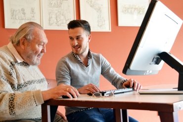 Internetfragestunde im Generationenhaus West. Quelle: Wohlfahrtswerk für Baden-Württemberg