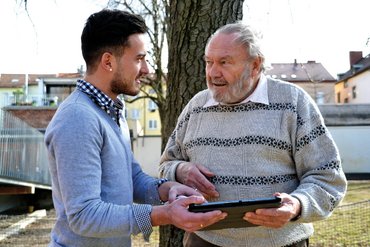 TechCare: Lernplattform für die Altenhilfe. Quelle: Wohlfahrtswerk für Baden-Württemberg Tabletnutzung Senioren